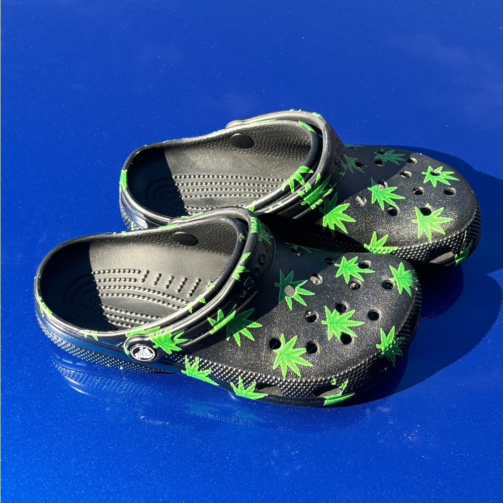 Crocs Unisex Classic Hemp Leaf